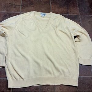 L.L. Bean Scotland Made Mens V-Neck Sweater in Light Yellow